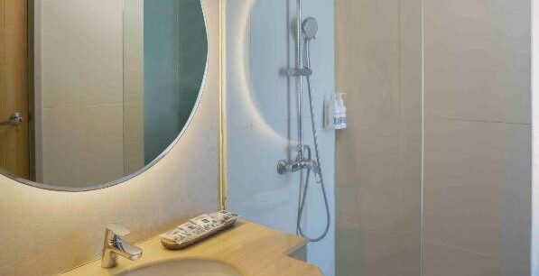 Deluxe Room 2