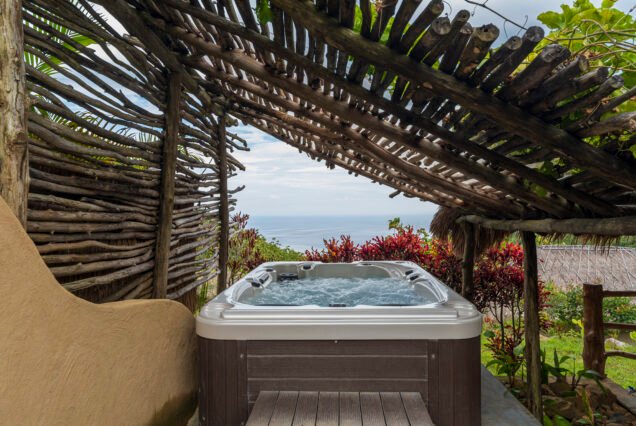 JACUZZI LODGE