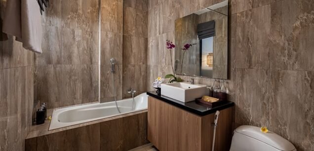 Suite Bathroom